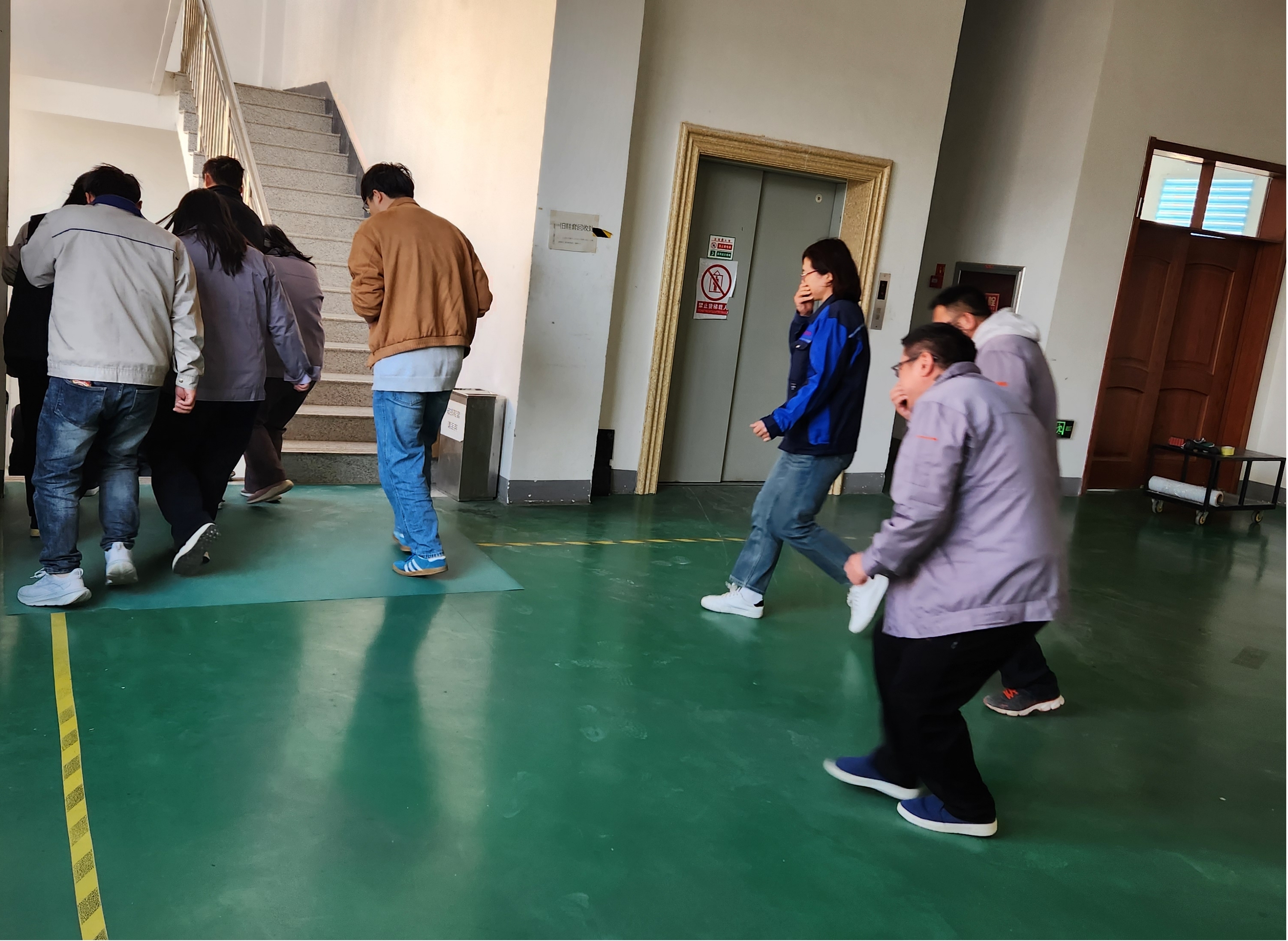 筑牢安全防线 守护平安家园